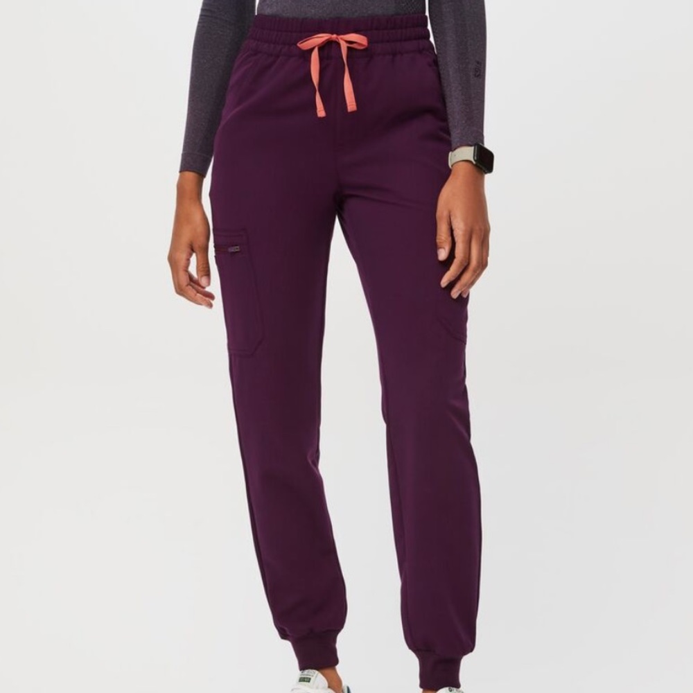 LIMITED COLOR | Uman Relaxed Jogger Scrubs - Petite
